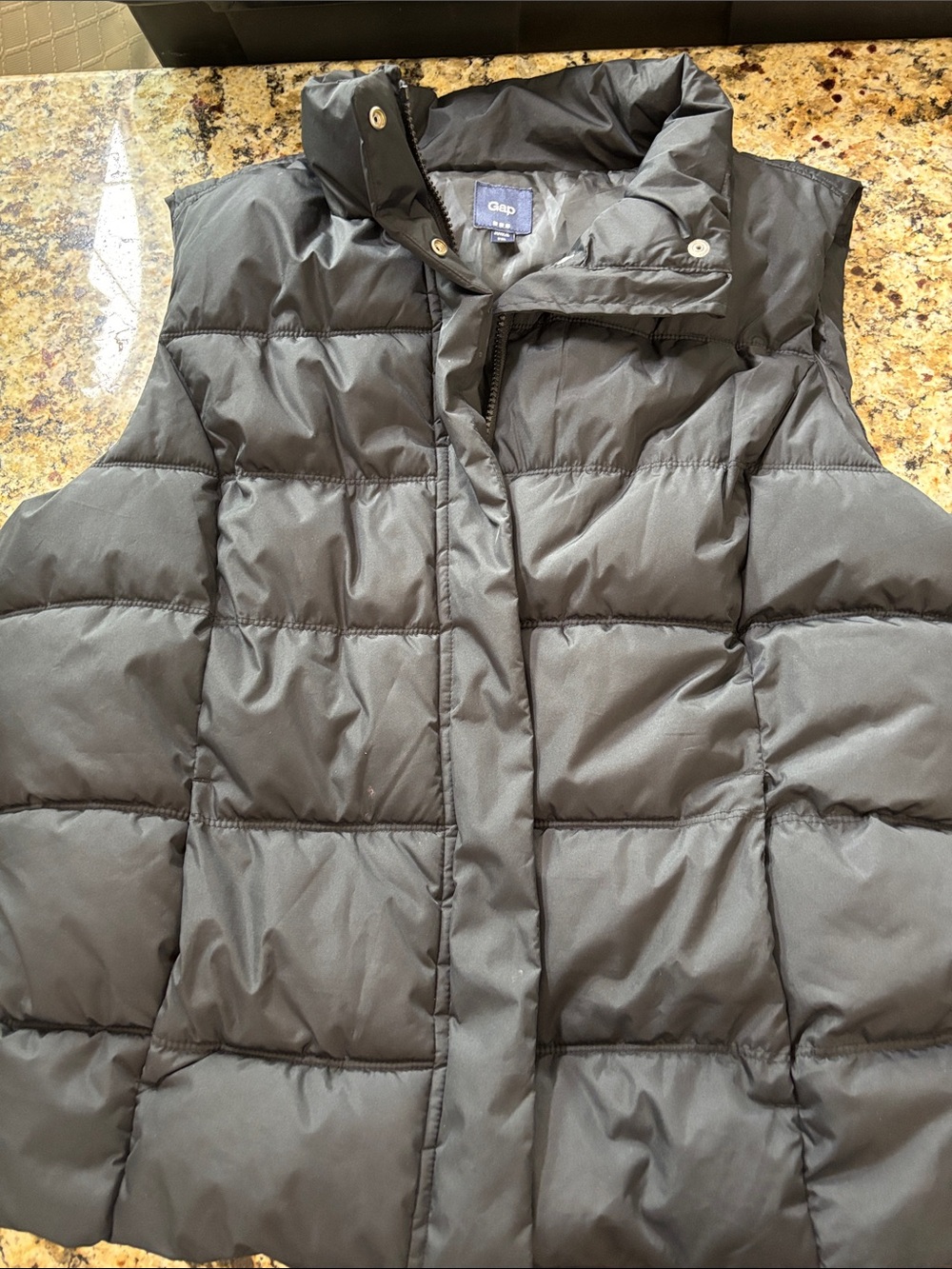 GAP Women's Black Quilted Puffer Vest